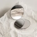 Portable double-sided folding makeup mirror pocket round cosmetic mirror for daily use - Round / L
