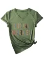Gedetailleerd overzicht van het groene damest-shirt met V-hals en sociale werker print. - S / Top (3812) / Olijfgroen