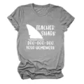 Detail van leraar haai grafische print, zachte grijze t-shirt stof textuur details - Tops / donkergrijs / S