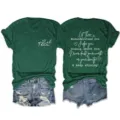 Σκούρο πράσινο γυναικείο T-shirt με κοντά μανίκια και τύπωμα εμπνευσμένου κειμένου. - S / Tops / Vintage Πράσινο
