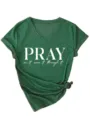 Maglietta casual da donna con collo a V manica corta e stampa grafica PRAY dettaglio. - Taglia S / Top / verde retrò