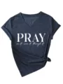 Donna Scollo a V Manica Corta T-Shirt Casual con Stampa Ispiratrice Pray Grigio Scuro - Taglia S / Parte Superiore (3812) / Blu Navy (Carattere Bianco)