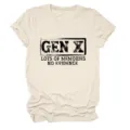 Vista detallada de la camiseta de algodón beige de manga corta con estampado Gen X y vuelta. - S / Tops / Arena (Letras Negras Gráfico de Color)