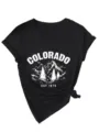 Schwarzes Damen V-Ausschnitt T-Shirt mit Colorado-Berggrafik und modischem Knotensaum. - S / Oberteil (3812) / Schwarz