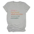 Casual άνετο γυναικείο γκρι T-shirt με κοντό μανίκι και αστείο τύπωμα για καθημερινή χρήση. - S / Tops / Ανοιχτό γκρι