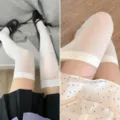 Weiße Overknee Strümpfe Damen Frühling Dünne Samt Strümpfe Japanische JK Lange Oberschenkel - Einheitsgröße / Weiß Und Beige