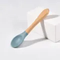 Cuillère bébé en silicone avec manche en bois, vaisselle d'apprentissage sûre pour nourrisson. - Cuillère Unique