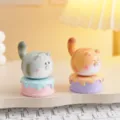 Süße Katzen Stressabbau Spielzeug Desktop Ornament, kreative drehbare Harz Figur Geschenk. - Getigerte Katze + Goldene Katze