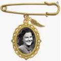DIY vintage gold safety pin brooch photo frame locket charm memorial jewelry blank base. - Gold