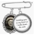 Broche ton argent avec cadre photo et pendentif message commémoratif pour mariage. - Style 5 (Chaîne à Vagues Simple)