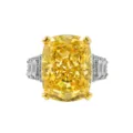 Lussuoso anello con diamante giallo taglio cuscino e pietre laterali brillanti da donna - Taglia 6 / Strass Giallo Taglio Fiore di Ghiaccio