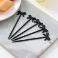 Schwarze Schleife Fruchtgabeln Set, Plastik Kuchen Dessert Stäbchen für die Party. - 20 Stück/Packung / Schwarz