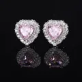 Exquisite herzförmige rosa Diamant-Ohrstecker mit funkelndem weißen Stein-Heiligenschein. - Rosa Herz-Ohrstecker Nur (Ohne Halskette)