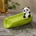 Süße Keramik Panda Seifenschale grüne Bambus Form Badezimmer Deko Tisch Ornament 13.4cm - Sitzender Panda