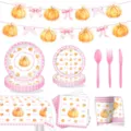 Conjunto de vajilla desechable de fiesta con calabaza y lazo rosa con platos, vasos y mantel. - Vajilla de 9 Piezas (Colección Deluxe)