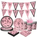 Schwarz-rosa Schleife Thema Party Geschirr Set mit Pappteller Bechern Servietten und Girlande. - 9-teiliges Set (Teller Servietten Tassen Banner Besteck Strohhalme)
