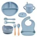 Baby siliconen servies set met vakken bord, kom, beker, lepel, vork en slabbetje in blauw. - Y21 set