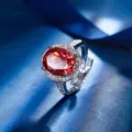 Elegante damesring met rode edelsteen en strass stenen, verguld koper, prachtig sieraad. - Ijsgesneden Rode Strass Ring / Open Verstelbaar