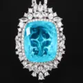 Splendida collana con pendente in pietra preziosa blu e cornice di zirconi cubici bianchi. - Ciondolo Blu Paraiba Con Catena a Box