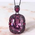 Collana con ciondolo rubino sintetico oro nero vintage dettaglio, grande cristallo viola - Taglio Nido d'Uccello Rosa Appassita / Ciondolo Con Catena a Torciglione