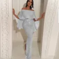 Glitzerndes schulterfreies Abendkleid mit Rüschen und Schlitz, elegantes Maxikleid für Partys. - S / Silber