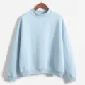 Effen lichtblauwe sweatshirt met lange mouwen en opstaande kraag, comfortabele top. - M / Tops / Lichtblauw