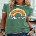 Vintage regenboog print korte mouw t-shirt voor vrouwen, stijlvolle ringer tee top. - S / Groen