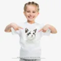 Maglietta bianca a maniche corte per bambini con stampa di gatto, stile casual estivo. - N1 Gattino dagli occhi blu / XS