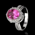 Splendido anello ovale in corindone rosa vivo con alone di zirconi in ottone placcato oro. - Taglia 6 / Corindone Rosso 3#