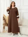Große Größen braunes Strick Maxikleid, langarm, farbblock Rundhalsausschnitt, bequeme Winterrobe. - 0XL / Braun