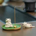 Keramische kikkers wierookhouder set met mediterende beeldjes en lotusblad wierookschaal. - Boeddhistische kikker, zorgeloze kikker, klei lotusblad & sandelhoutbrander