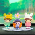 Bonito conjunto de muñecos de pareja de dibujos animados para salpicadero, adornos de resina. - Pareja adorable + Le Le + Girasol naranja + Alfombrilla azul