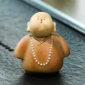 Figura creativa de monje pequeño de cerámica china, decoración de mesa de té estilo zen. - Adorno del Rey Mono