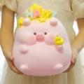 Süßes Sparschwein aus Vinyl für Kinder, unzerbrechliche Spardose als perfektes Geburtstagsgeschenk. - HAPPY Schwein (Groß) / Groß (21x21.5x22cm) / Rosa