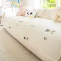 Sommer Eisseide Sofabezug Kühlmatte rutschfeste Sofamatte mit süßem Hunderndruck - Benny-Hund - Armeegrün / 70*70cm