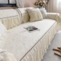 Housse de canapé en soie glacée, design à volants en dentelle, tapis antidérapant beige. - Abricot