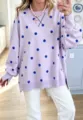 Women's loose long sleeve crew neck pullover sweatshirt with blue polka dots and side split. - S / Lavender