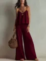 Conjunto de camiseta bohemia roja oscura y pantalon ancho detalle que muestra un estilo casual. - S / Burdeos