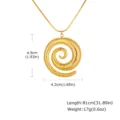 Elegante collana con pendente a spirale in acciaio inossidabile dorato per donna. - Stile Pendente Conchiglia Texturizzata (NC-2770G) / Oro