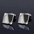 Elegante geometrische manchetknopen voor heren met parelmoer en stijlvolle zwarte accenten. - Geometrische Asymmetrische Schelp Stijl
