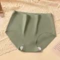 Green ice silk seamless mid-waist women's briefs variant, comfortable antibacterial crotch. - Green