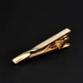 Pince à cravate dorée pour hommes au design torsadé élégant pour chemises formelles. - Or Torsadé