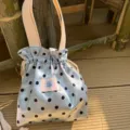 Bolso saco de satén con lunares y cordón con asas de cinta para mujeres primavera verano casual. - Bolso de Mano Azul de Raso de Lunares con Cinta