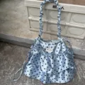 Bolso de cordón de satén con lunares de otoño con volantes lindos, bolso de moda para mujer. - Bolso Nube Satén Lunares Volantes / Azul