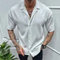 Camisa casual de manga corta texturizada para hombre con solapa de diseño veraniego. - M / Blanco
