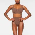 Nahtloses geripptes Bralette und High-Waist Slips Unterwäsche Set in Braun für Damen. - XS / Oberteil und Hose / Braun