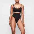 Schwarzes seamless Shapewear BH und High Waist Slip Set, bequemer bügelloser Halt. - XS / Oberteil und Hose / Schwarz