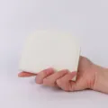 Cartera de cuero blanca semicircular minimalista, monedero compacto y muy elegante. - Blanco