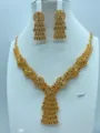 Retro modesieraden set met gedetailleerde bloemenketting en bijpassende oorbellen. - Holle Florale Kwast Stijl (TZ137)