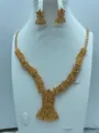 Elegante vergulde sieradenset inclusief ketting en oorbellen voor vrouwen feesten huwelijk. - Paleis Vintage Floraal Stijl (TZ155)